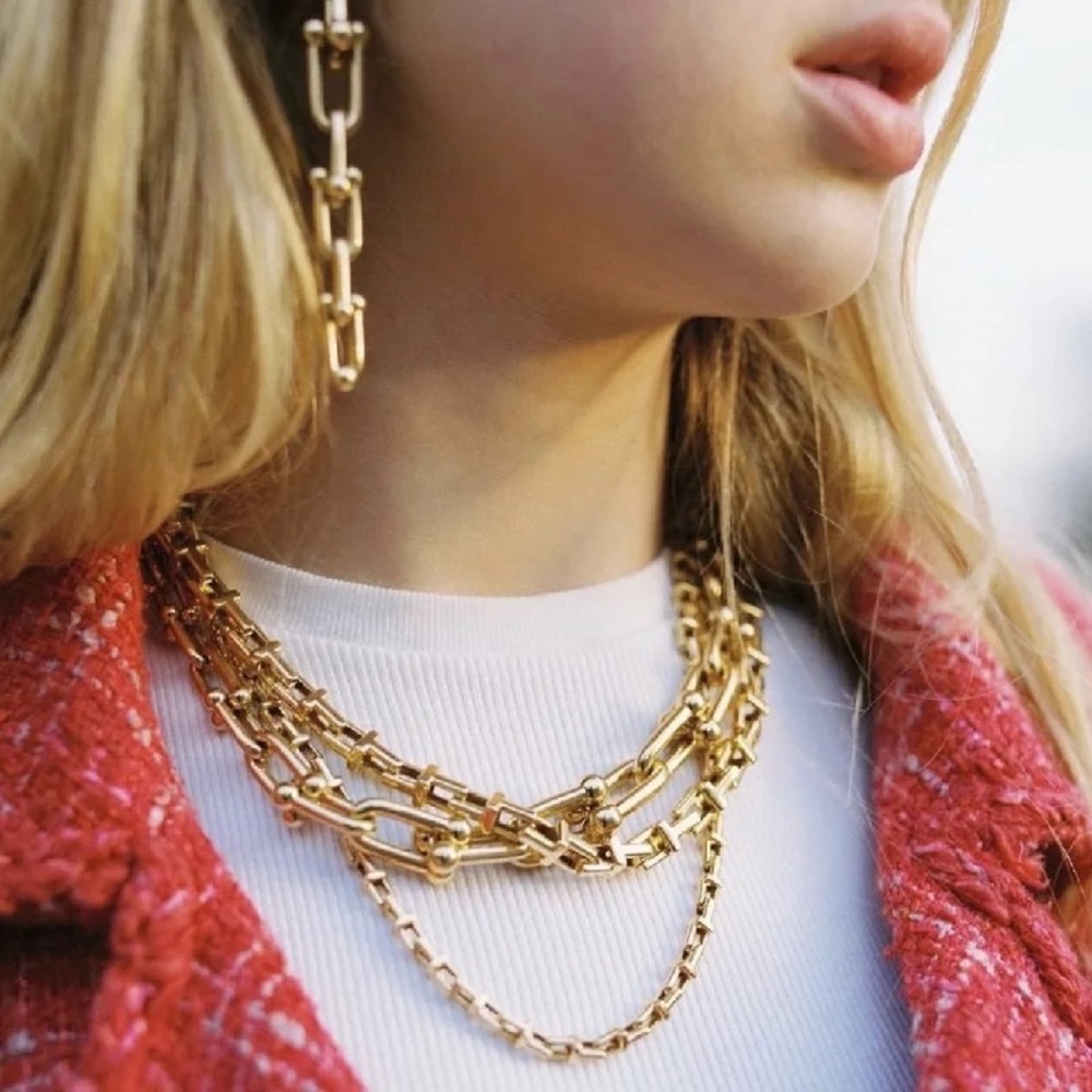 Zara U Dark Gold Horseshoe U shape Interlock Circle Link Chain Necklace Gold